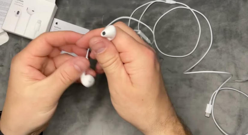 Viszlát, Bluetooth-fejhallgatók? Ezért térnek vissza újra a vezetékes fülesek