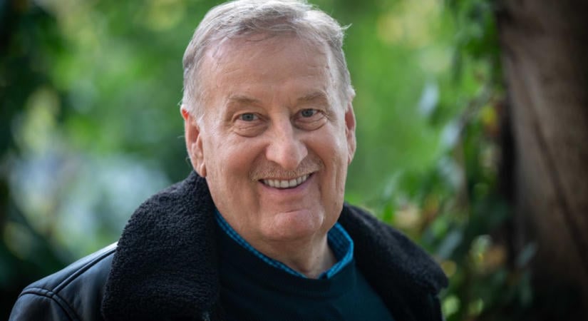 Rendkívüli dinamika, virtuóz táncok, látványos színpadképek, autentikus folklór – Zsuráfszky Zoltán 70
