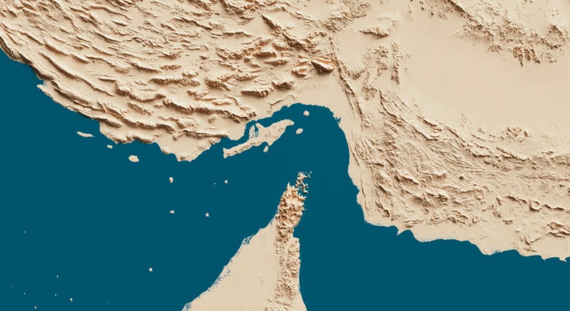 Három hajó, húszmillió hordónyi tét - ezért ideges az olajpiac Hormuz miatt