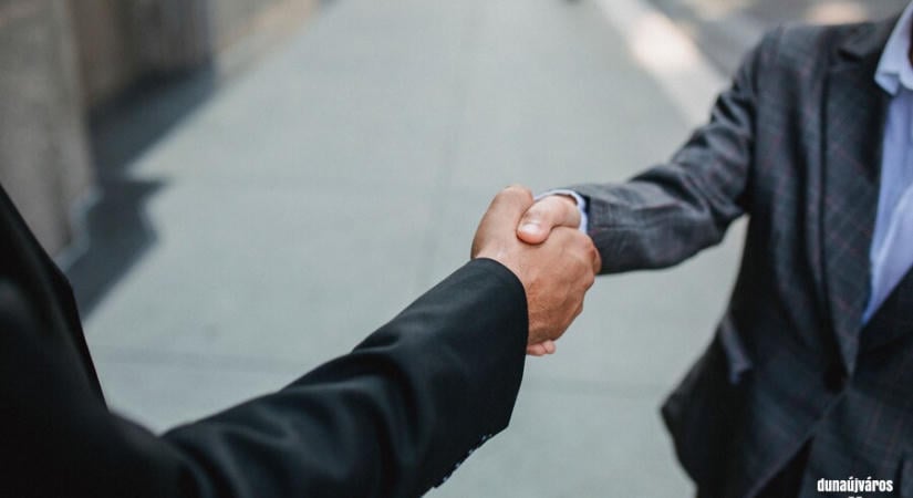 A kormányhivatalokban és közjegyzőkben bíznak