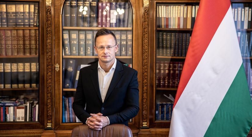 Szijjártó Péter megszólalt a különadókról
