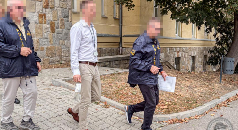 Túlárazott buszbeszerzések: meggyanúsították a Magyar Nemzeti Vagyonkezelő Zrt. egykori vezérigazgatóját is