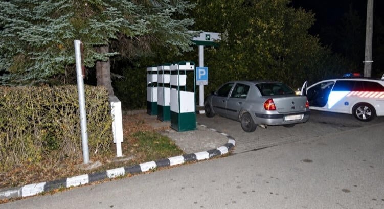Lezáratlan autót kötöttek el Kaposváron