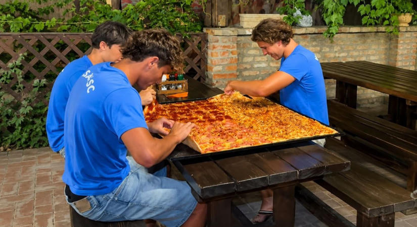 Brutális óriáspizzával tesztelték a Vasas vízilabdázóit Marcaliban