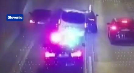 Az elnöki konvoj autójába csapódott a szlovén elnök kisbusza, nem volt bekötve