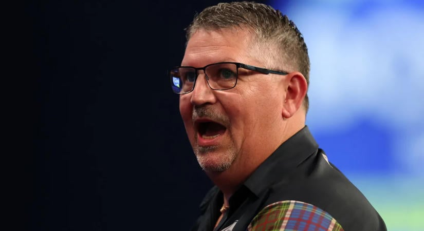 Gary Anderson drámai meccset nyert meg Damon Heta ellen, Josh Rock kiesett a darts World Grand Prix-n