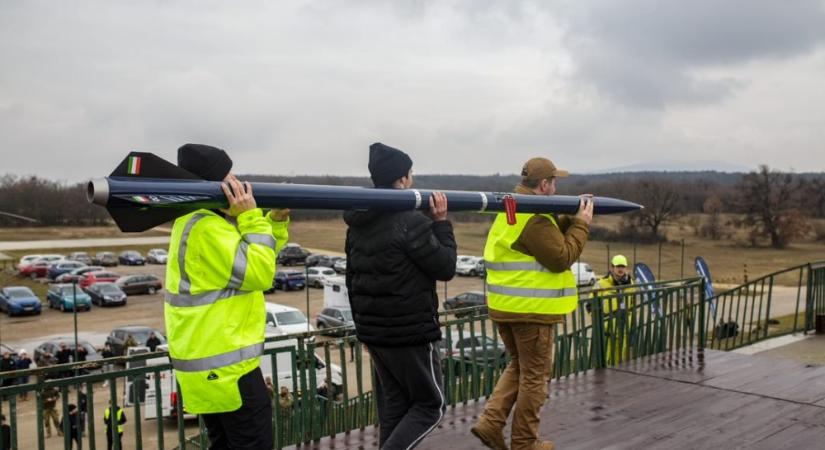 Felszállt az első, magyar szuperszonikus kutatórakéta