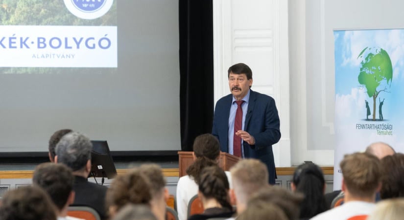 Megszűnt Áder János alapítványa, de a cégei megmaradtak – most dől el, kihez kerülnek