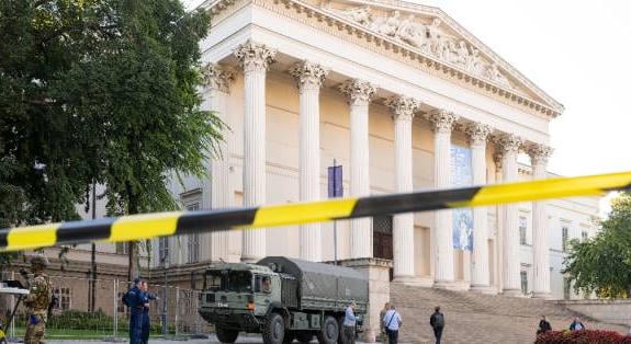 Védelmi gyakorlatot tartottak a Magyar Nemzeti Múzeumban