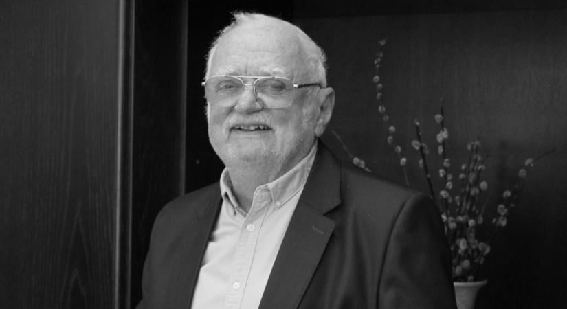 Gyászol Dunaújváros: elhunyt a város történetének krónikása, a Hírlap egykori főszerkesztője