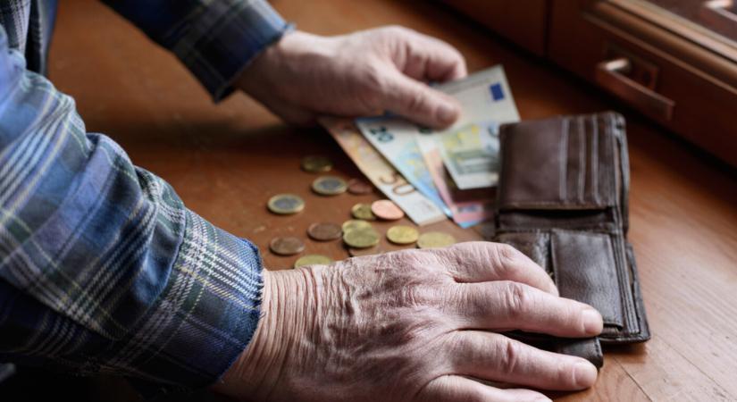 Több ezer nyugdíjas anyagi helyzete javulhat jelentősen – ilyen nyugdíjat még soha nem kaptak