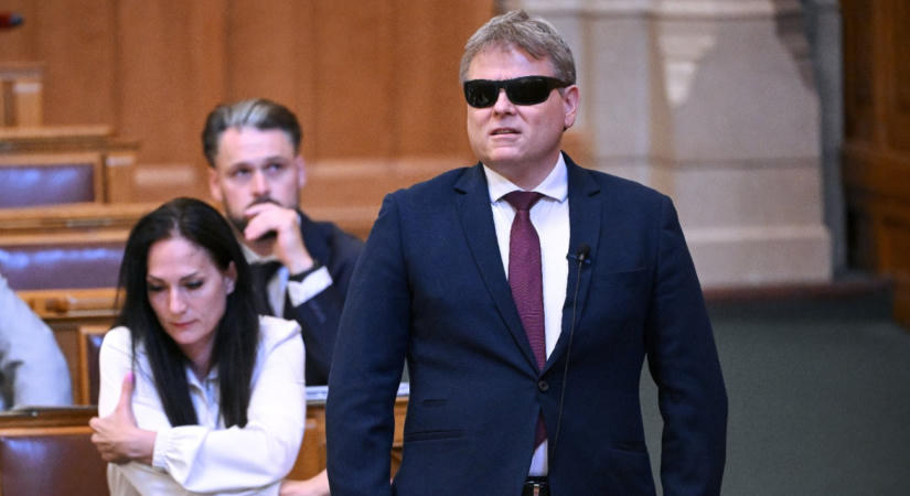 Túlárazott és mérgezőnek mondott kazánok miatt tett feljelentést a miniszter