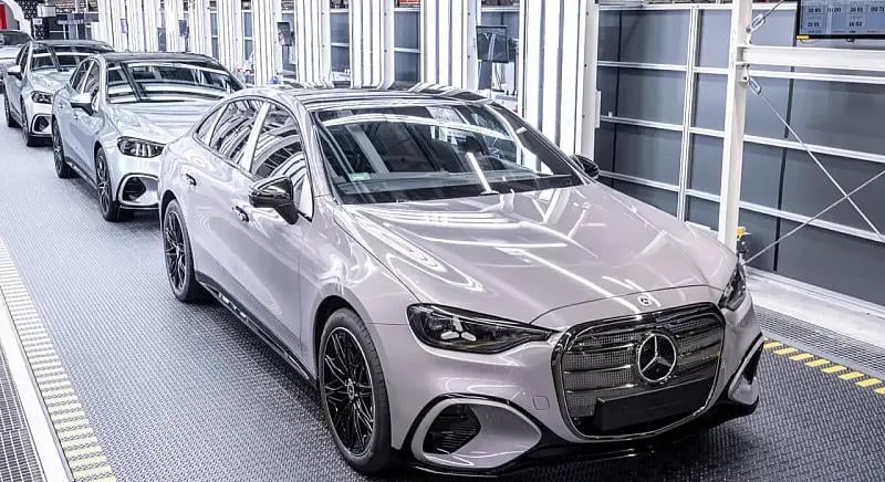 Digitális ikerrel építik át a kecskeméti Mercedes-gyárat