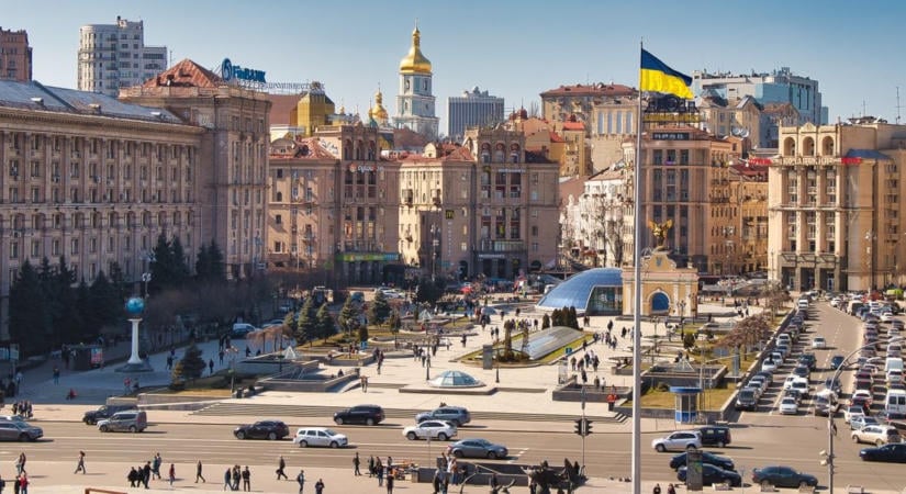 Putyinék fenyegetőzése ellenére Kijevben maradnak a nyugati diplomaták