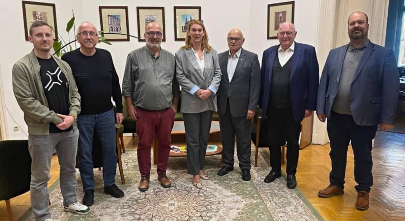 A kerületi polgármesterek a parkolási rendszer visszaállítását követelik