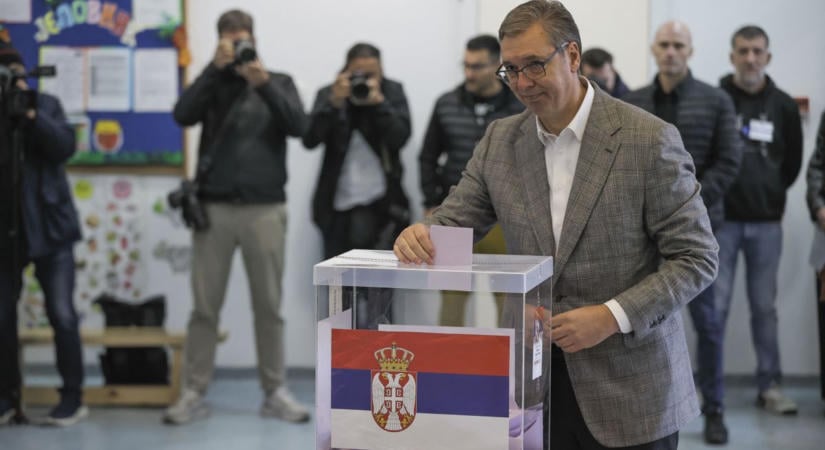 Lezárult a szerb választás: hatalmas részvétel mellett döntöttek Vucic sorsáról – eredmények hamarosan