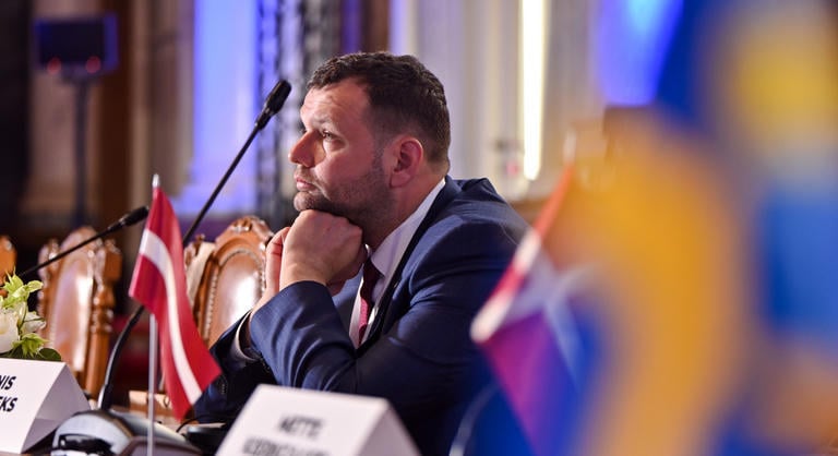 Ittasan vezetett a népjóléti miniszter, menesztették