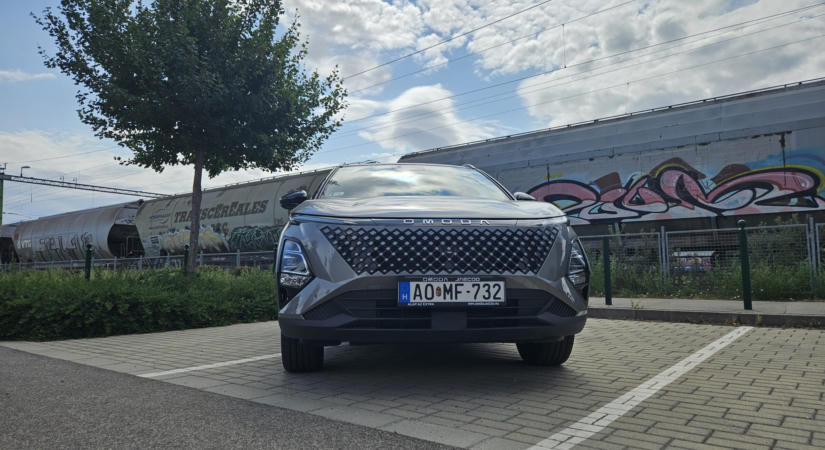 Omoda 5 SHS-H teszt: kényelmes, okos, takarékos és látványos mindennapi SUV