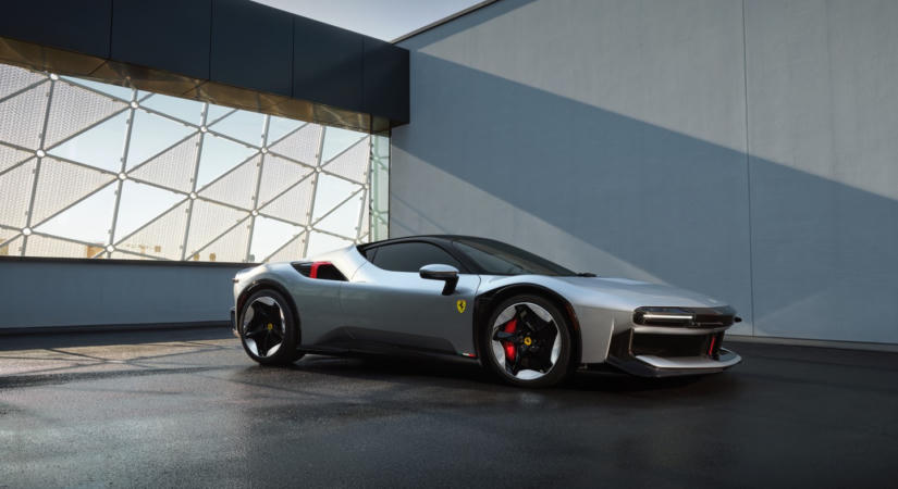 Bemutatkozott az egyedi gyártású Ferrari CZ26