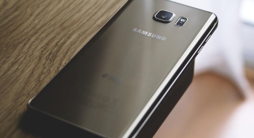 Ezek a Samsung-beállítások titokban zabálják az akkumulátort: ha gyorsan merül a telefonja, kapcsolja ki őket