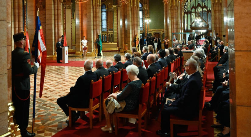 Állami kitüntetések – itt a lista és az indoklások, elismerték a Vidéki prókátor és Zsurzs Kati munkáját is