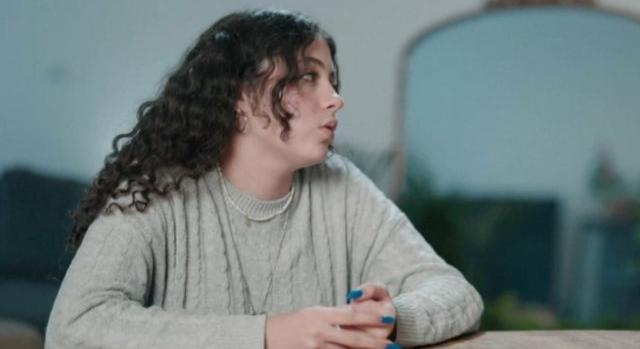 „Veszekedtem a húgommal, hogy egyen, mert lehet, másnap már nem lesz mit” – a 15 éves lány 51 napot töltött a Hamász fogságában