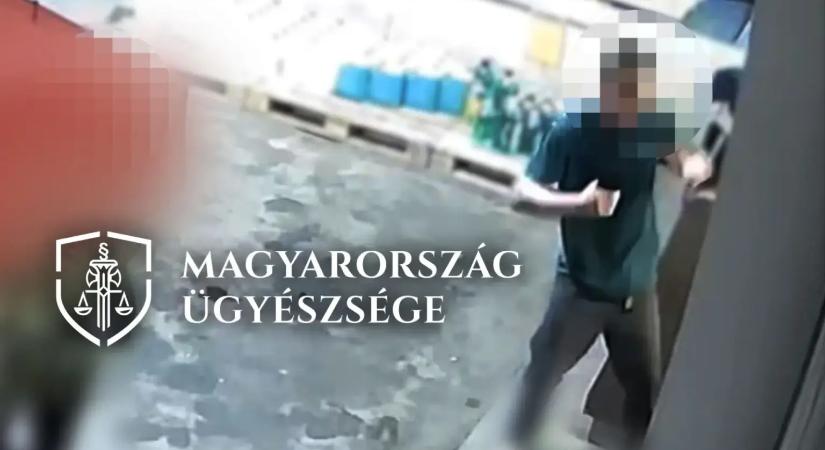 Benzinkúton garázdálkodott