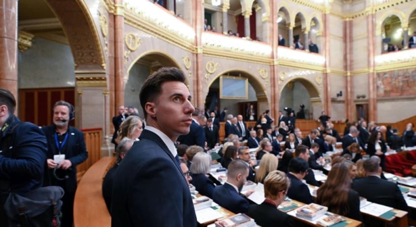 Vizsgálja a Belügyminisztérium az augusztus 20-i közbeszerzéseket – Radnai Márk szerepére is fény derülhet