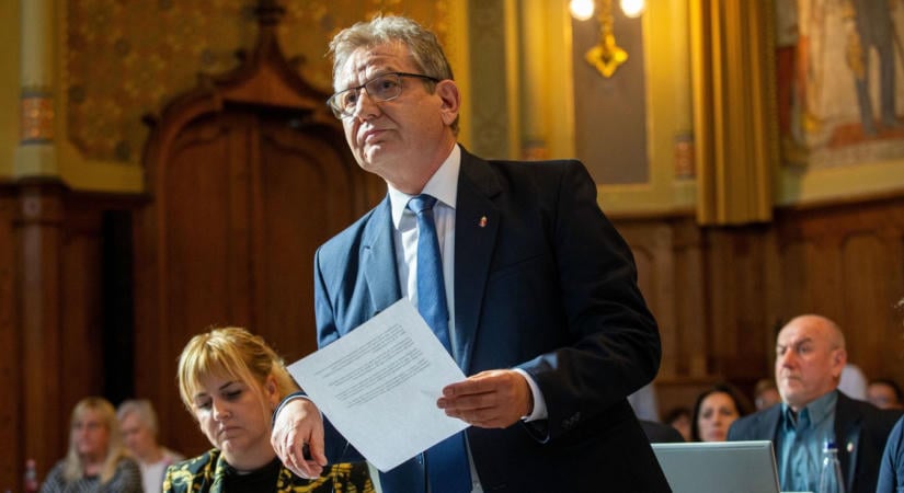 A belvárosi parkolás tarthatatlan állapotára hivatkozva rendeletmódosítást javasolna Király József