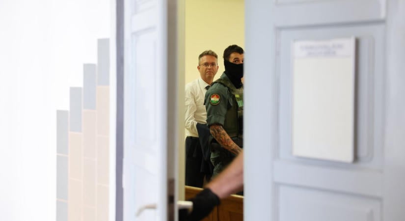 Kétszemélyes zárkát kapott Hankó Balázs, védője szerint korrektül bánnak vele a ceglédi börtönben