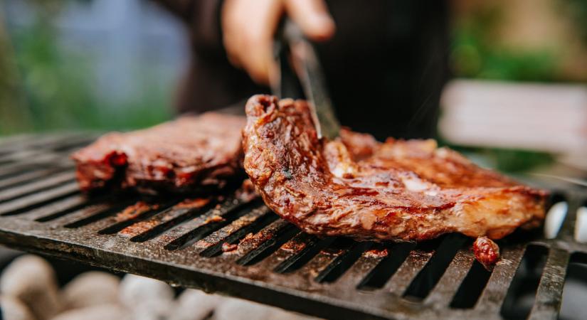 Grillezők, figyelem! Tragédia lehet a sütögetés vége: riadót fújtak a hatóságok