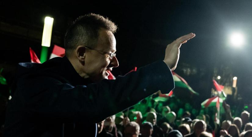 Szijjártó Péter a BYD-hez igazolt, a Tisza-kormány szigorítani akar a szabályokon