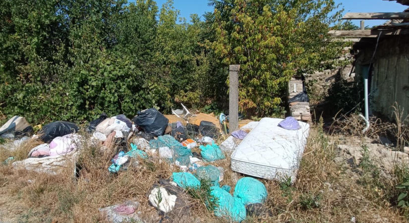 A romházat lassan elönti a szemét, a környék lakói patkányokra panaszkodnak  fotók