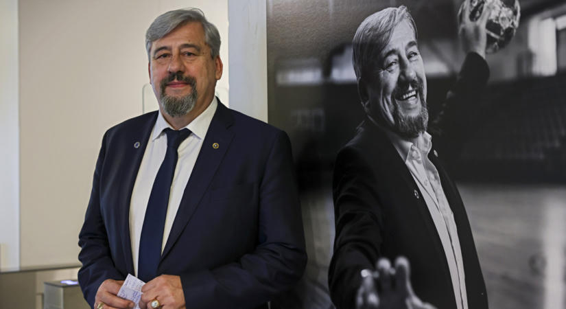 Mocsai Lajos távozik a Testnevelési Egyetemet fenntartó alapítvány éléről