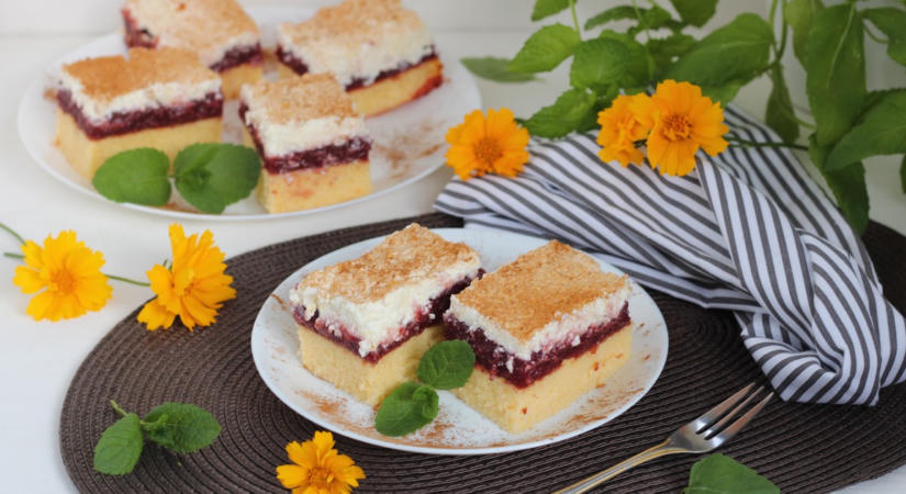 Ez a túrós-meggyes szelet recept nagy sikert arat majd