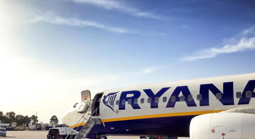 Durva változás jön a Ryanairnél: A poggyászfeladást érinti