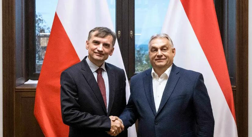 Magyarország visszavonta a menedékjogot az Orbánék által befogadott lengyel politikusoktól