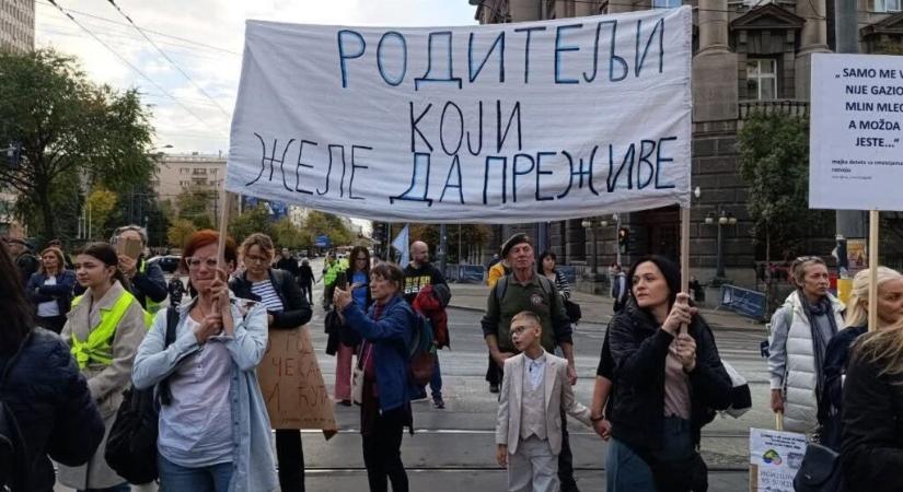 Lesz fizetett szülő-gondozói státusz, de ennek csak kevesen örülhetnek