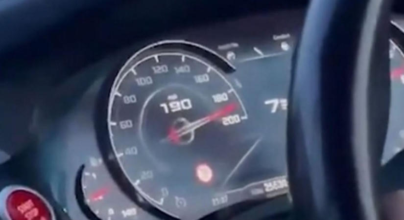 Négy év börtönt kapott a focista, aki 307 km/h-val száguldozott, majd kiposztolta