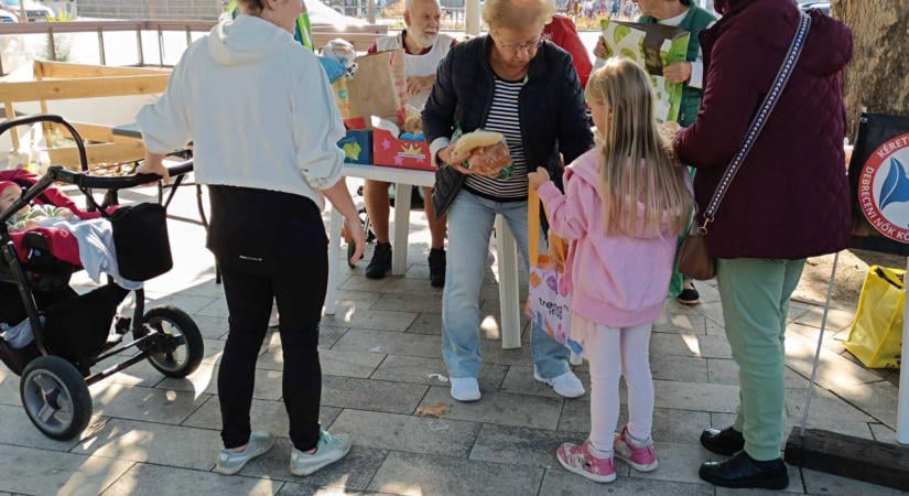 Ismét ételosztásra készül a Kéretlen Figyelem Debreceni Nők Közéleti Egyesülete