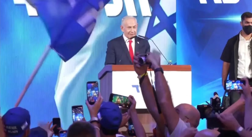 Szoros verseny Izraelben: Netanjahu előtt nyílhat meg az út a kormányalakításhoz