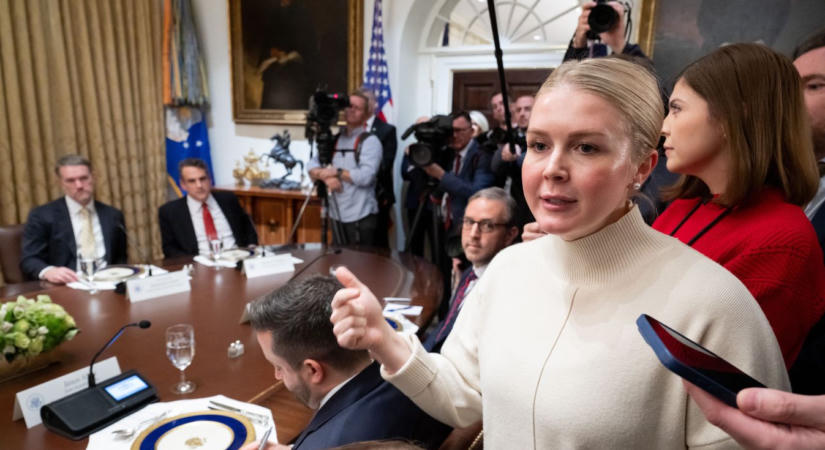 Távozik Karoline Leavitt a Fehér Házból – Orbán Viktor korábban már „leigazolta” volna