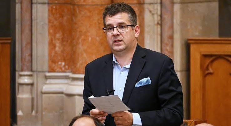 Meghosszabbították Seszták Miklós letartóztatását, a karácsonyt is rács mögött tölti