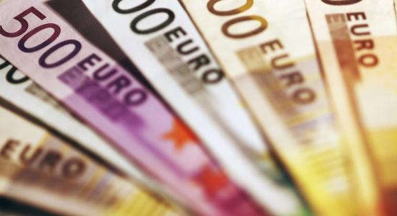 Azonnal a pénzváltóhoz rohan, ha meglátja, mennyibe kerül az euró