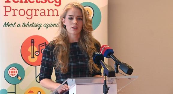 Rácz Zsófia lemondott a miniszteri biztosi posztról