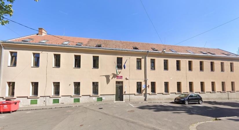 Belső vizsgálat indult a pécsi gyermekotthon tetejéről lezuhant lány ügyében