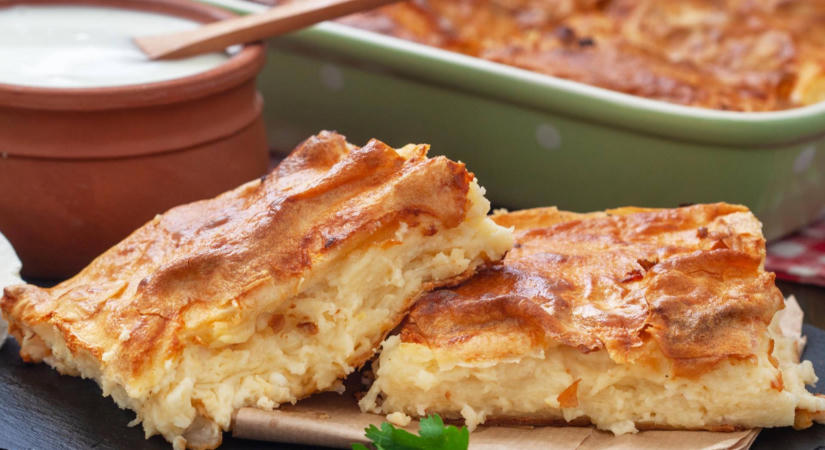 Balkáni sajtos rétes házilag: a gibanica kívül ropogós, belül krémes
