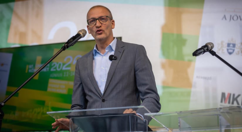 Tarr Zoltán bocsánatot kért a határon túli magyaroktól