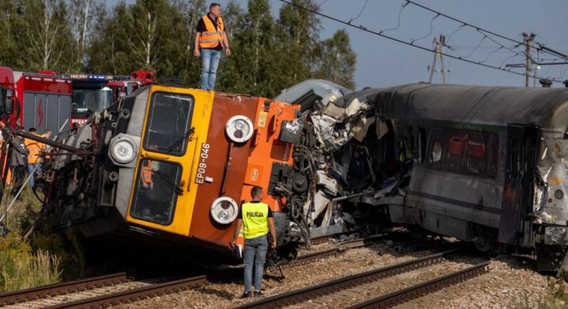 Halálos vasúti baleset Lengyelországban: kisiklott egy 120 utast szállító InterCity (videó)