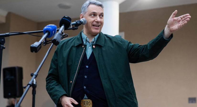 Lázár Jánost 13 millió forintra bírságolták a batidai erdőben épült létesítmények miatt, amiket el is kell bontania